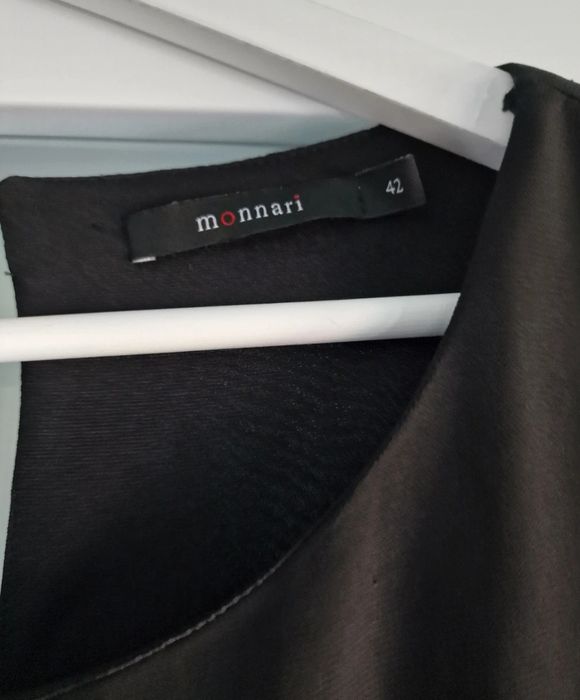 Elegancja czarna bluzka Monnari 42