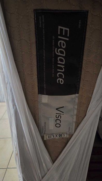 Cama Corpo e Meio 1.2x1.95m - Estrado e colchão em bom estado