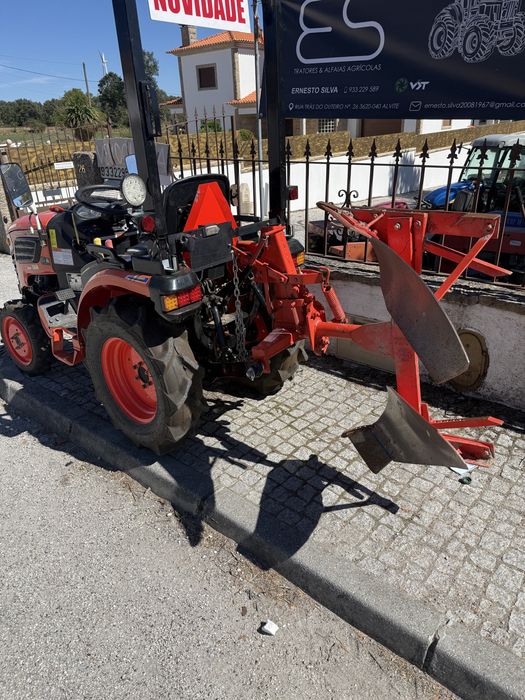 Trator Hinomoto HM30-20 + Charrua OFERTA | 20cv | 4x4