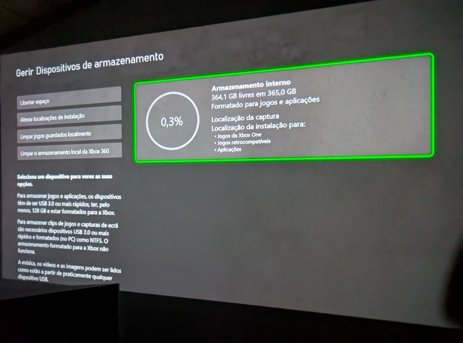 Xbox One 500Gb com 2 jogos  incluídos
