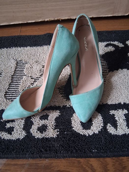 Buty na obcasie damskie