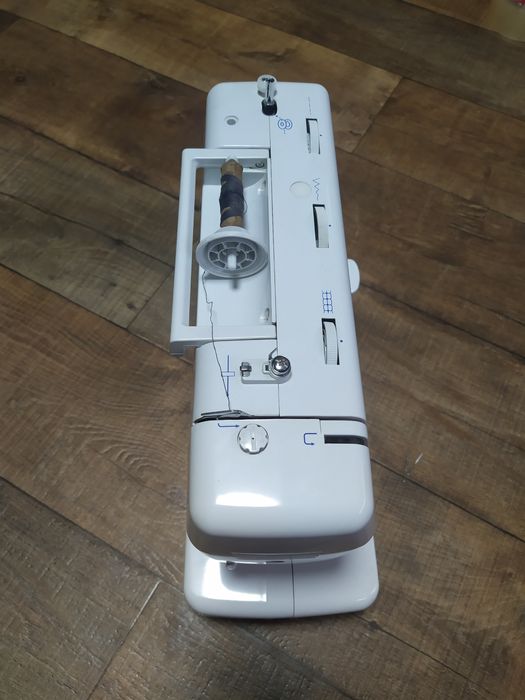 Швейная машина MINERVA M832B