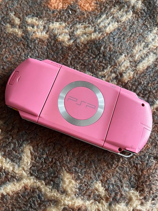 PSP Rosa + 3 jogos originais | OPORTUNIDADE | Para reparação