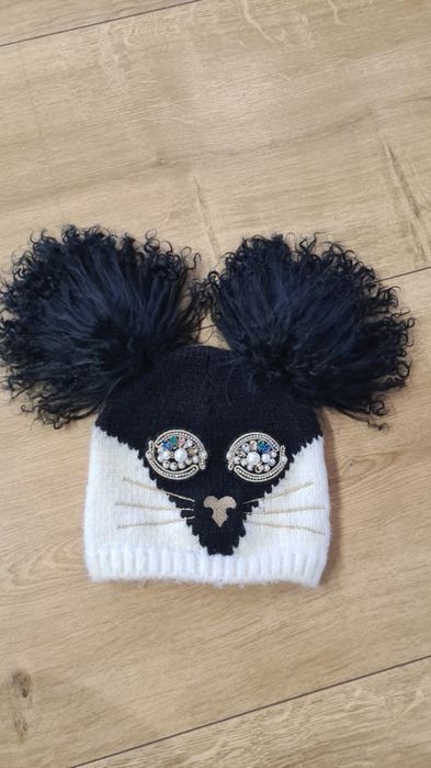 Czapka Kot Kotek. Uszy duże pompony. Wąsy. Oczy z cyrkonii kryształy.