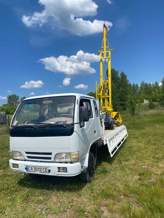 Буріння свердловин в граніті та грунті