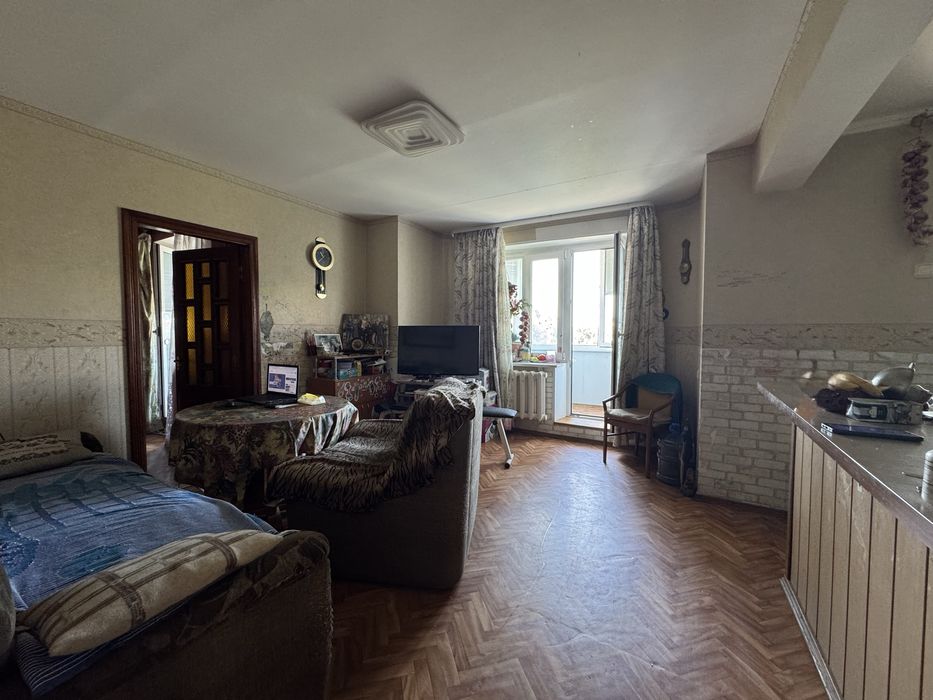 Продаж унікальної дворівневої 5-ти кімнатної квартири р-н Митниця