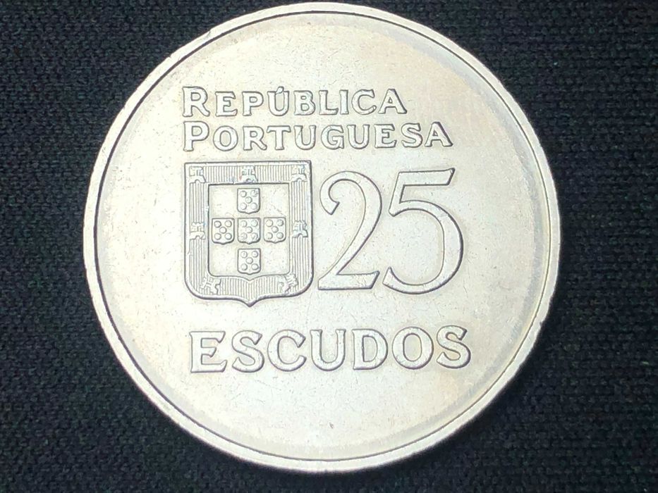 Portugal 1980 - 25 Escudos Cuproniquel