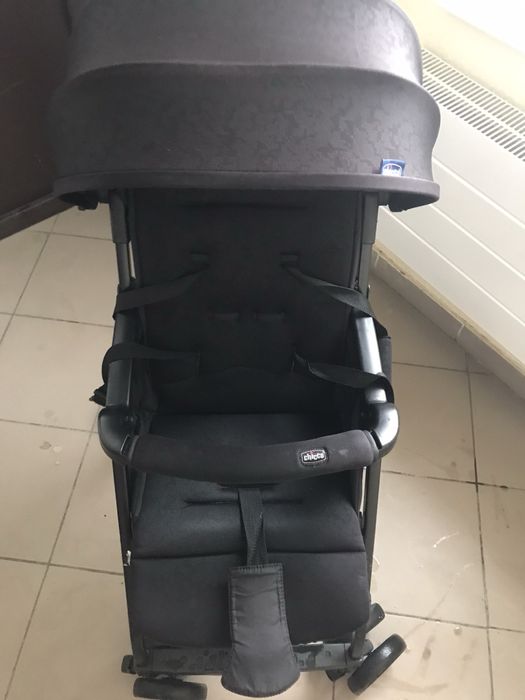 Продам прогулочную коляску Chicco