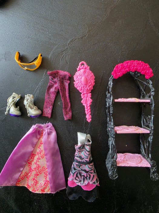 Аутфит, одяг, взуття, меблі monster High
