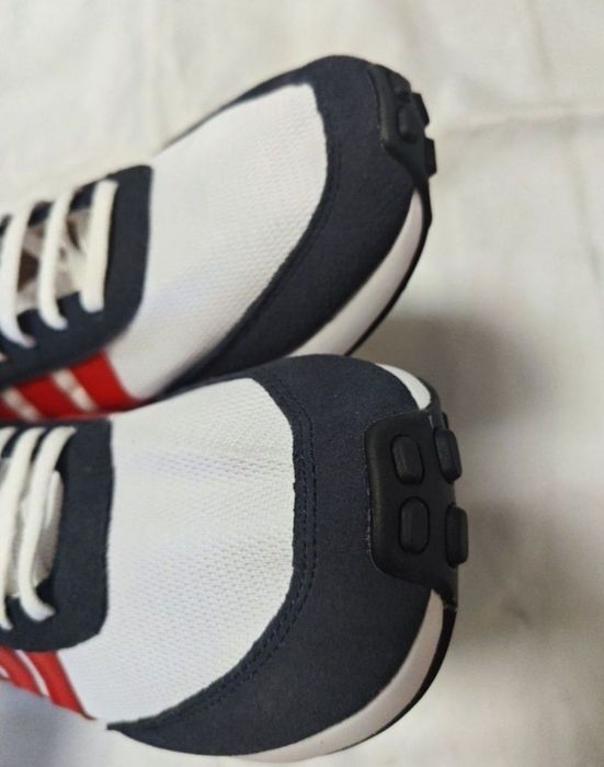 Чоловічі кросівки  adidas Run 70s  44р