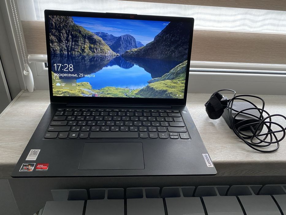 Продам ноутбук Lenovo v14 g2 alc