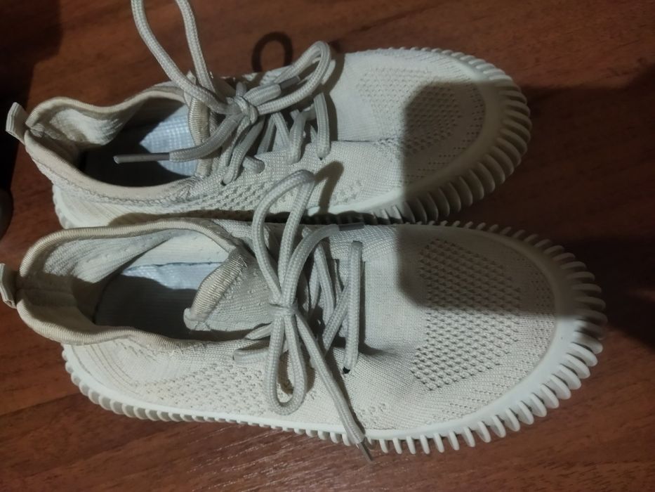 Дитячі кросівки в сітку