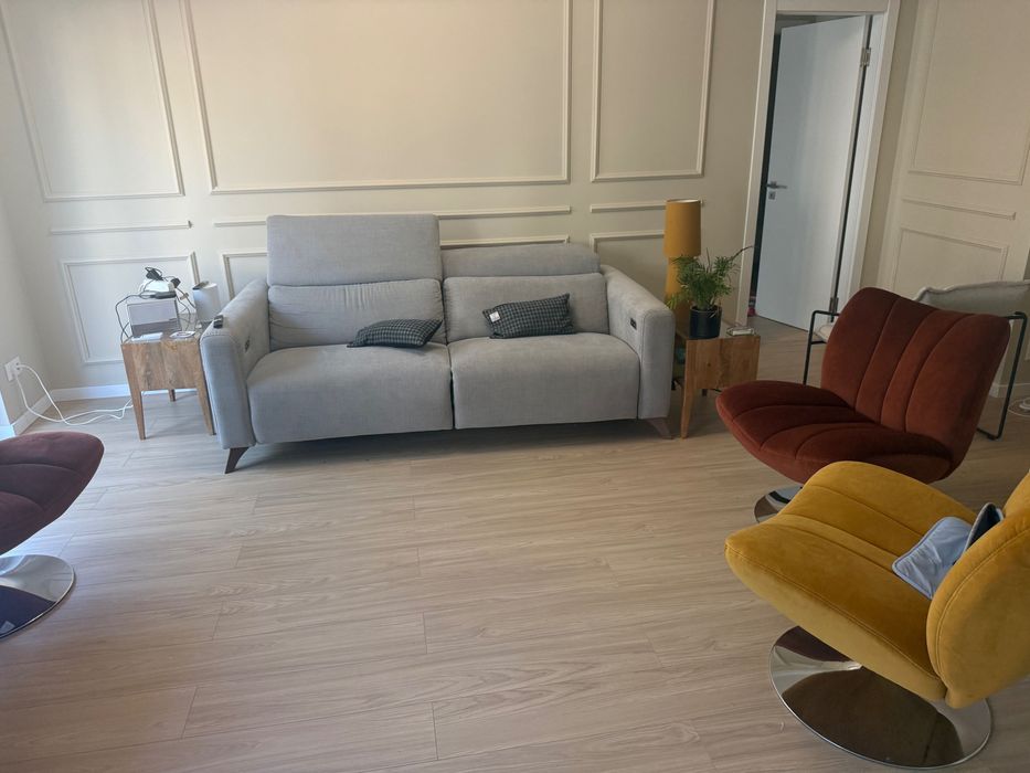 Electric recliner sofa - hardly used