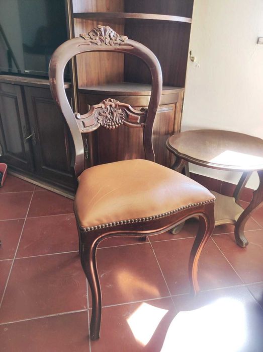 Móveis variados rústicos em Mogno em óptimo estado