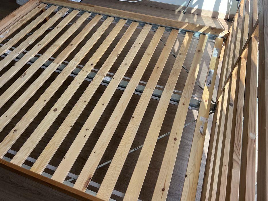 Cama IKEA LINDBÅDEN 160×200 + colchão IKEA VALEVÅG (conjunto)