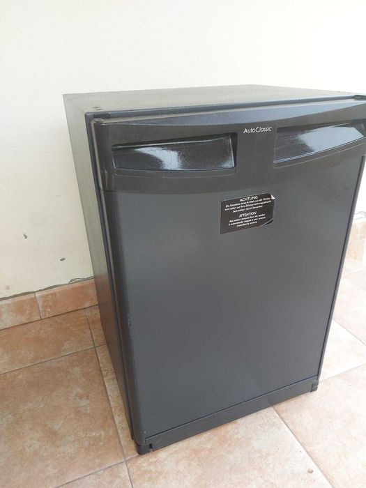 Lodówka mała 40x58 turystyczna w zabudowę