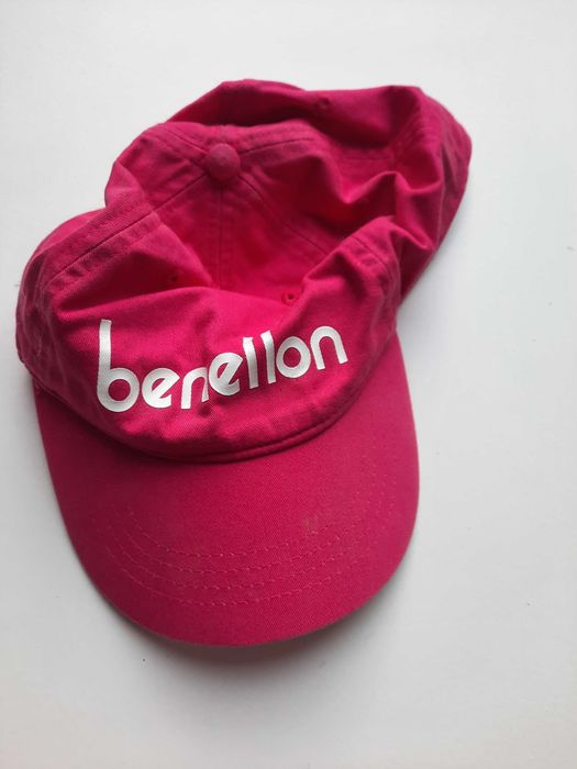 czapka damska z daszkiem benetton