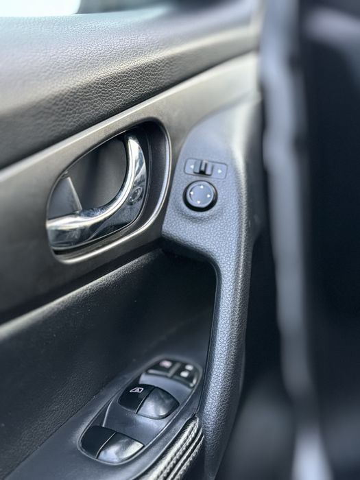 Nissan Rogue 2014 2.5 SV AWD газ/бензин