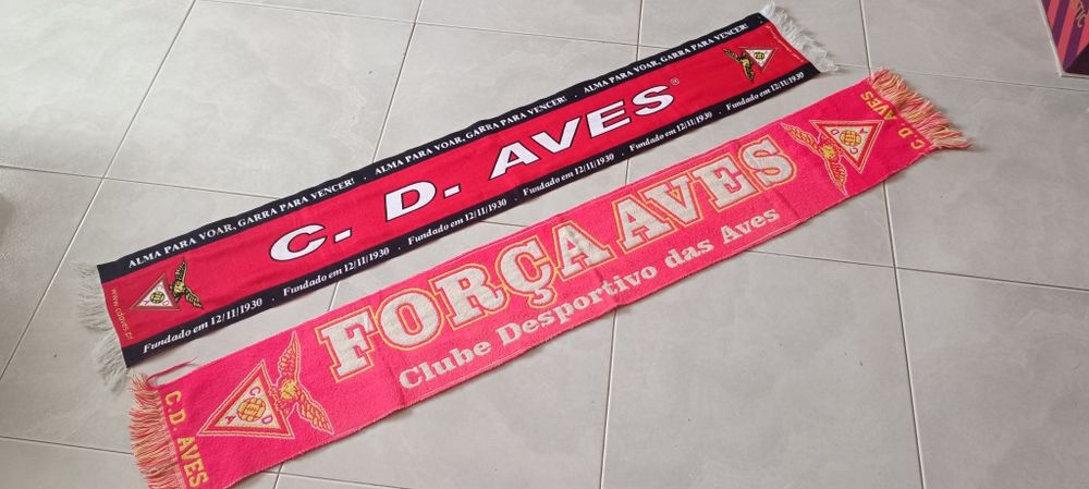 2 cachecois antigos do CD Aves
