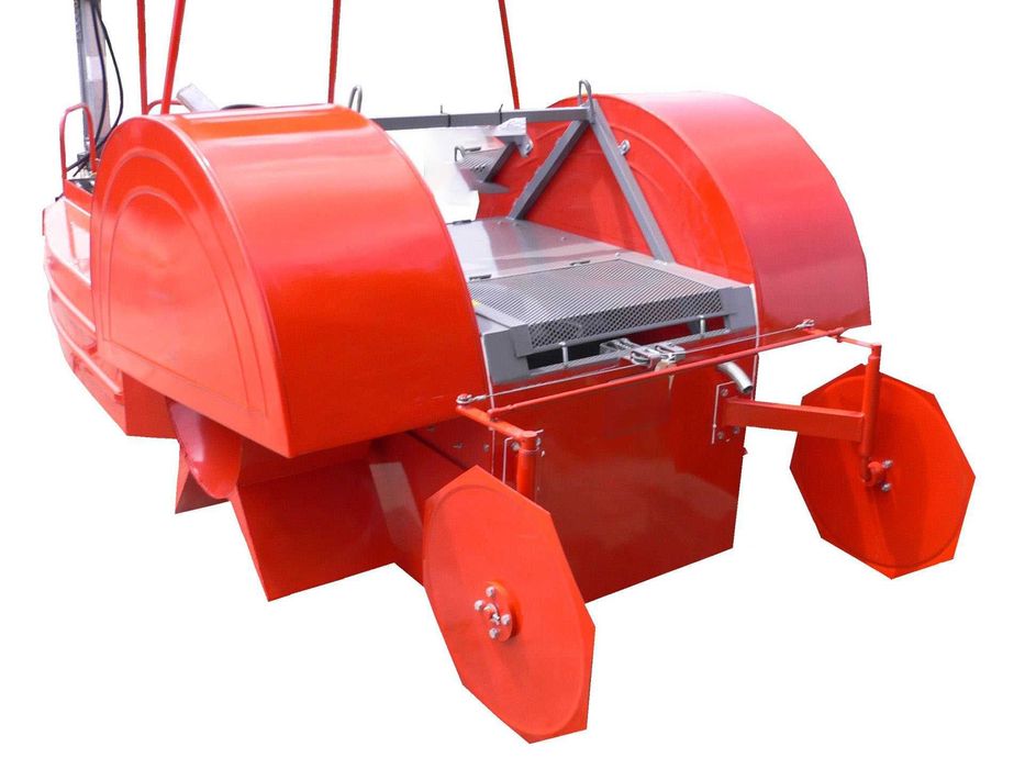 Човен косарка призначений для косіння очерету під водою.