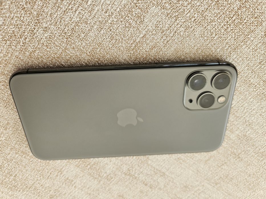 iPhone 11 Pro + etui