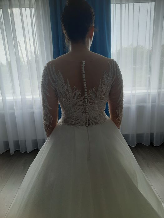 Продам весільну сукню