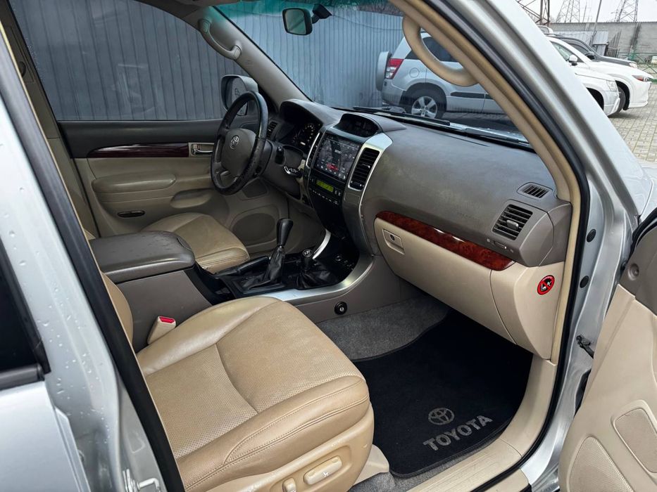 Toyota Land Cruiser 2003г., 4.0 газ/бензин, 7 мест. Обмен, Лизинг
