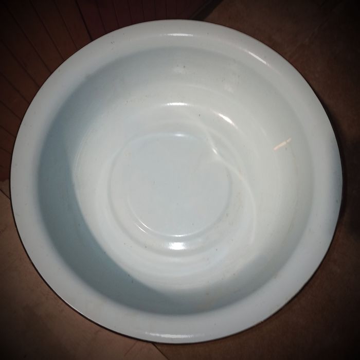 Тазы эмалированные