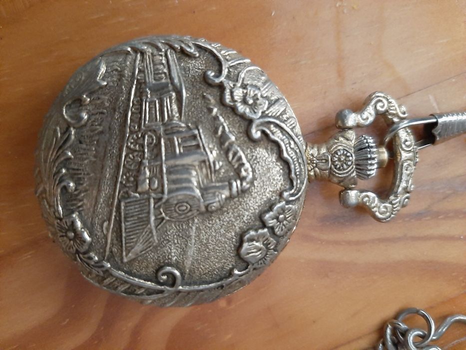 Relógio de bolso Diplomate c/ corrente