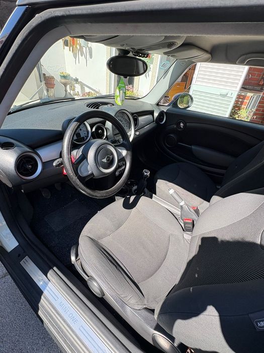 Carro Mini One semi novo