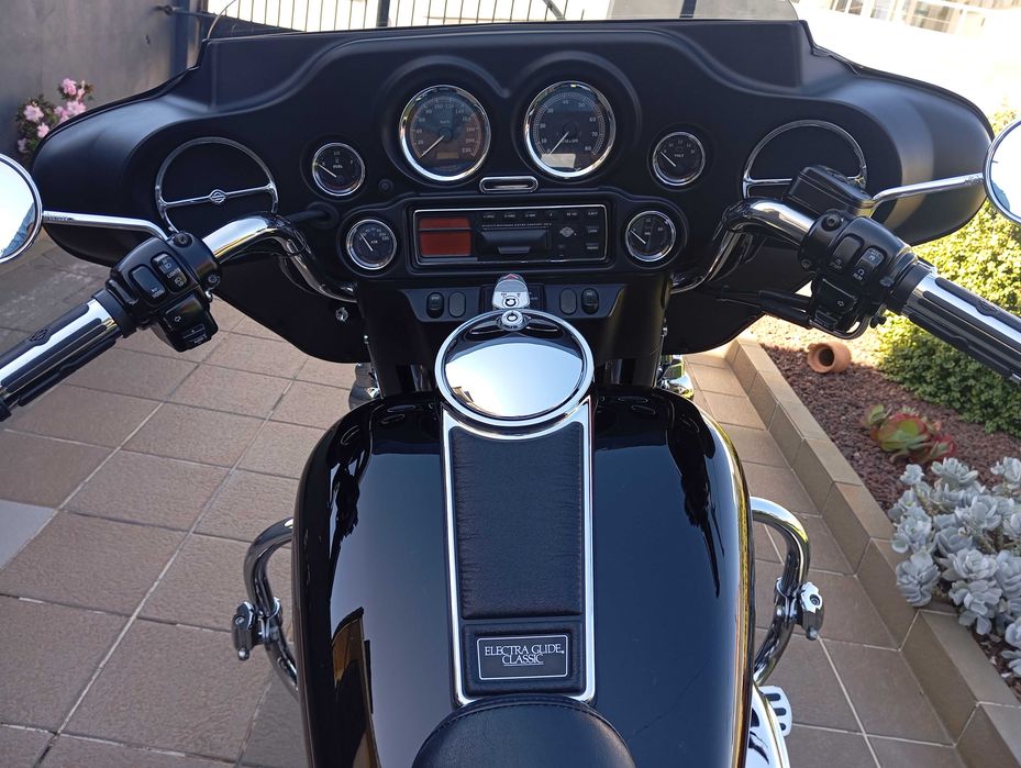 Harley Davidson Electra Glide Classic (FLHTC)