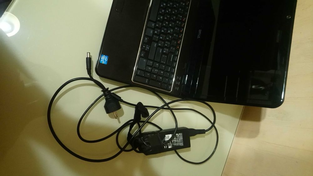 DELL Inspiron N5110.  Intel Core i3-2330M,  8GB, Nvidia GeForce GT525M