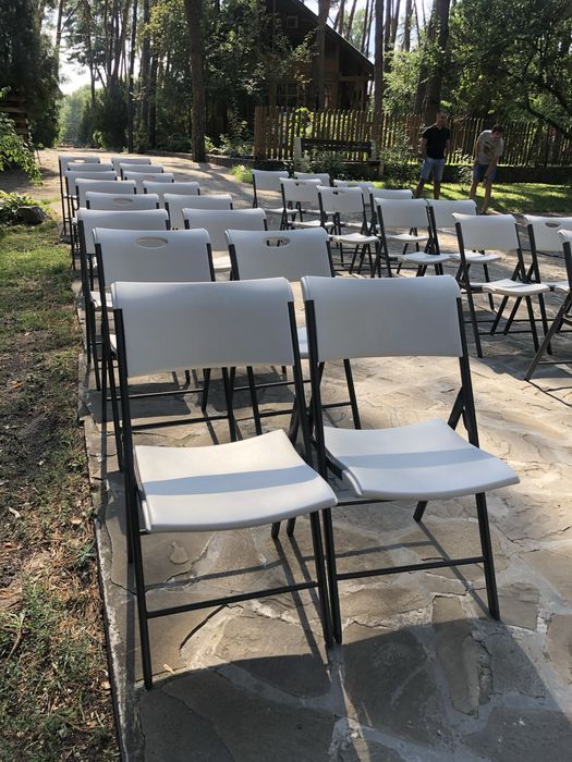 Оренда столів та стільців