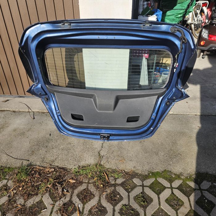 Klapa bagażnika Corsa E 5d