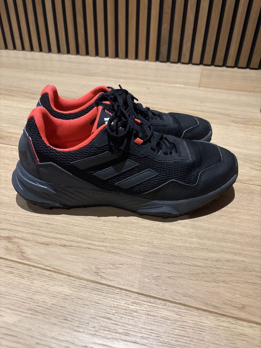 Buty sportowe adidas przewiewne z siateczką