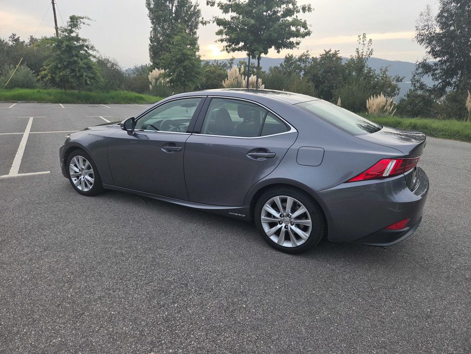 Lexus IS 300h Executive