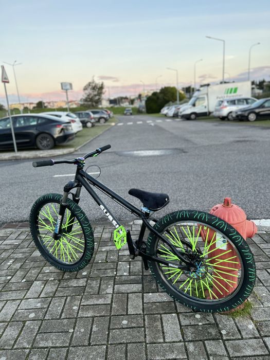 Bicicleta para dar grau