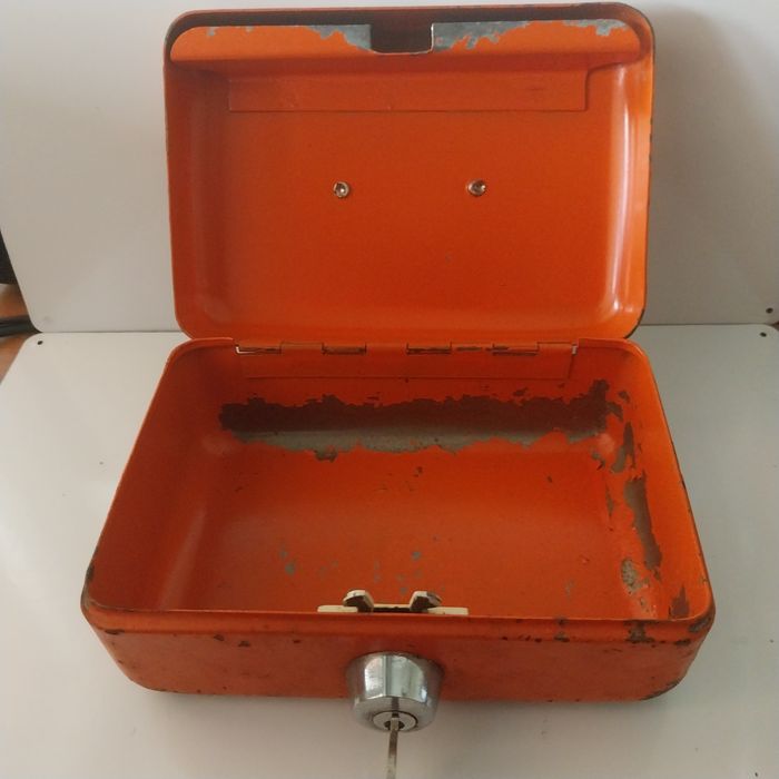 Cofre vintage (usado) [Novo Preço]