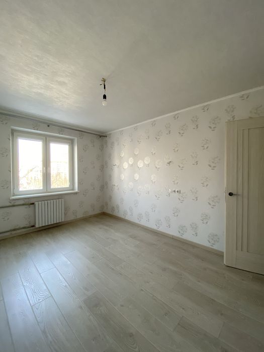 Продам 3к квартиру і кладовку, ж/м Перемога-4, бул.Слави 3, 72м2