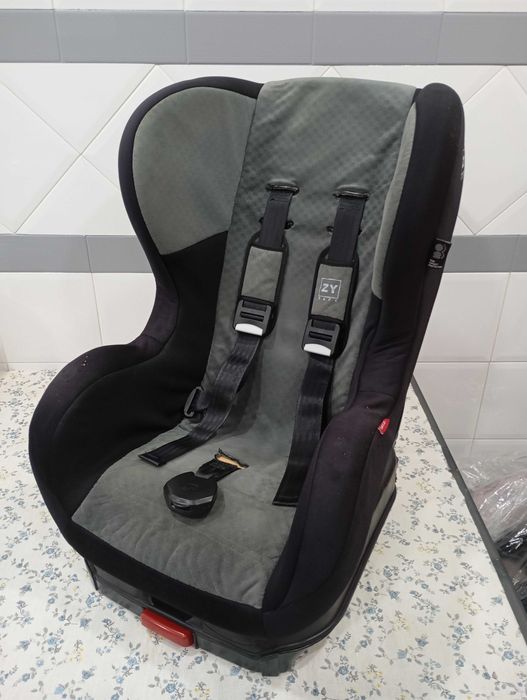 Cadeira Isofix ZY cinzenta