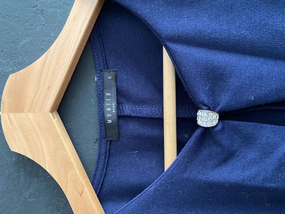 Elegancka bluzka Mohito, biała i granatowa