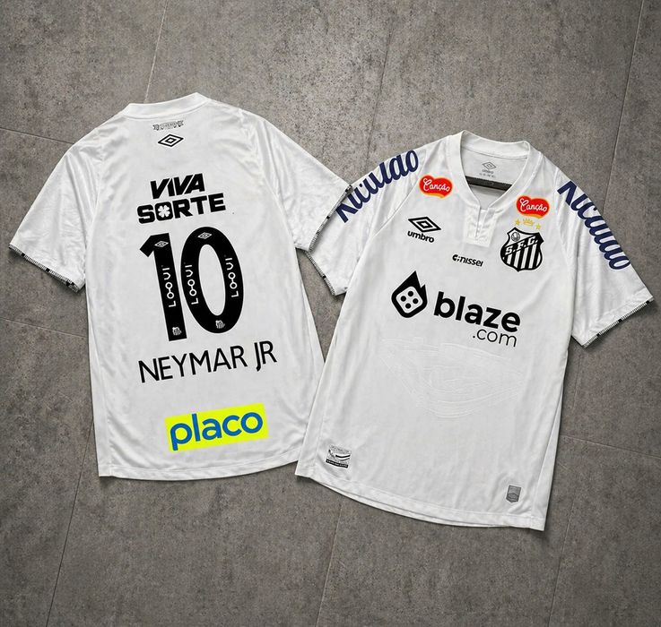Camisola principal do Santos FC 2025.