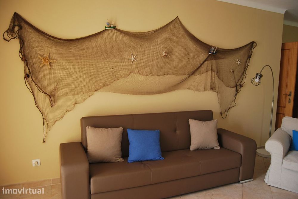 Apartamento T2 mobilado para arrendamento de curta duração em Alvor.