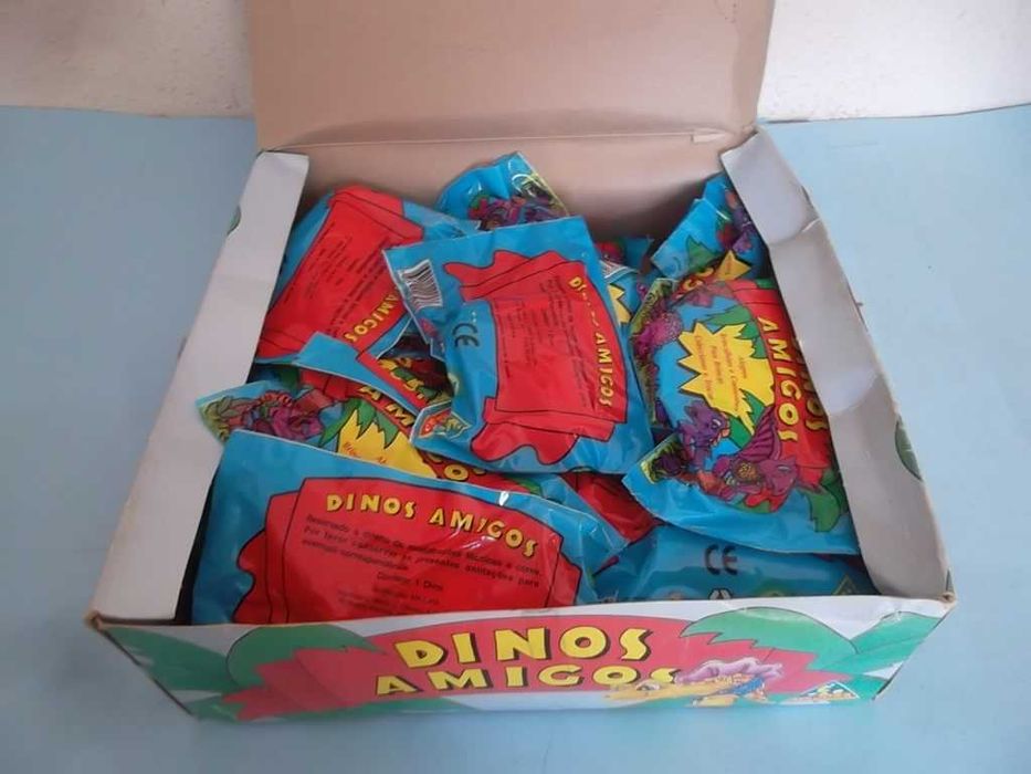 Grande lote brinquedos/discos/velharias tudo apenas 25EUR