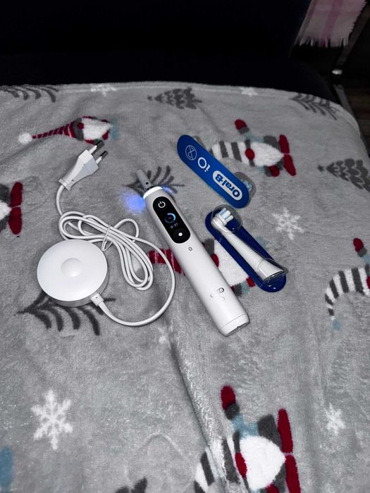 Szczoteczka soniczna Oral-b IO8 biała