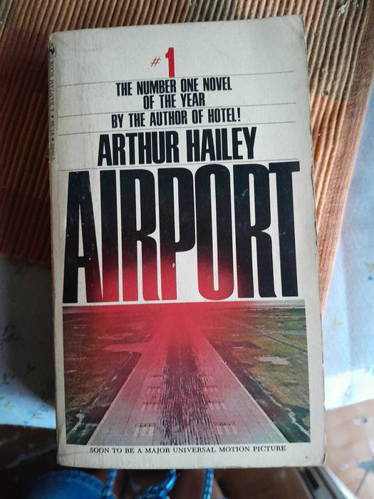 Airport de arthur hailey
