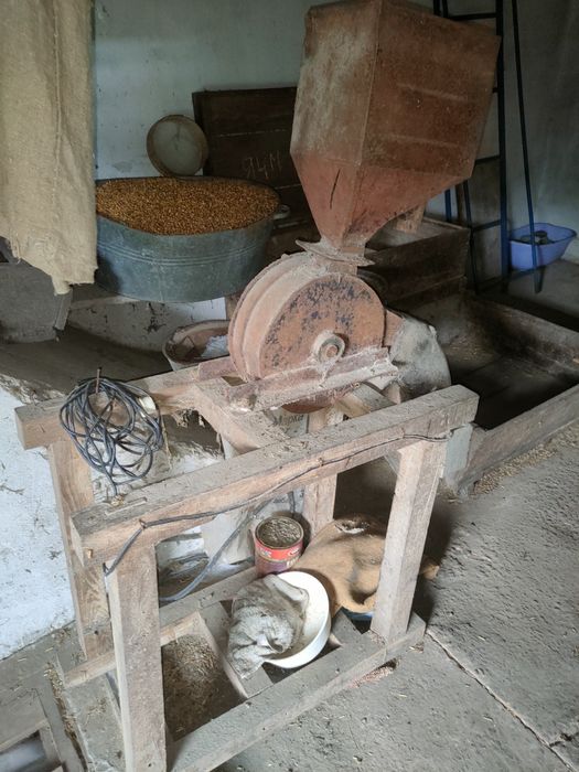 Млин, круподерка, измельчитель.