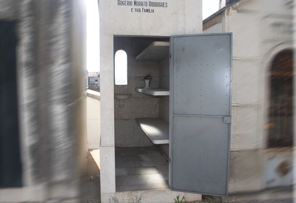 JAZIGO - Cemitério dos Prazeres, Lisboa. Excelente Oportunidade