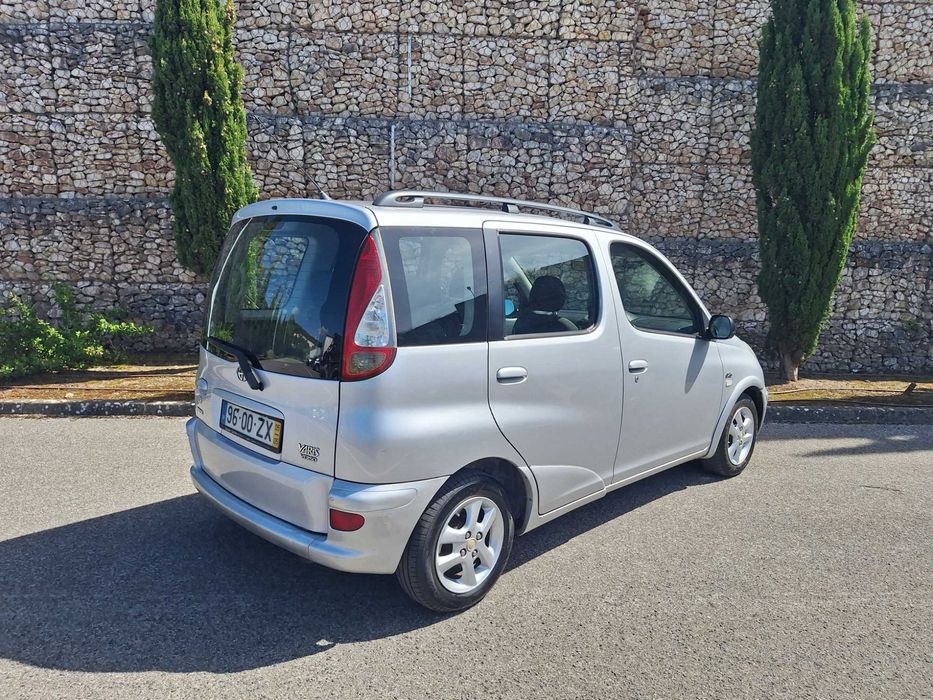Toyota Yaris — fotografia 9