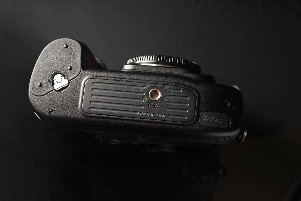 NIKON F100 плівкова камера 35 mm